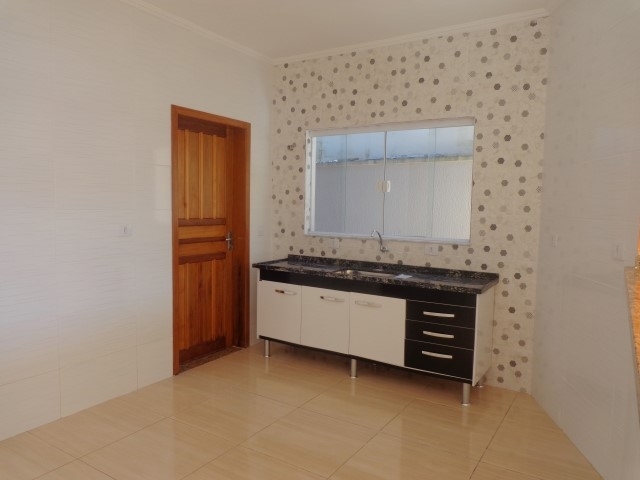 Casa à venda com 3 quartos, 130m² - Foto 2