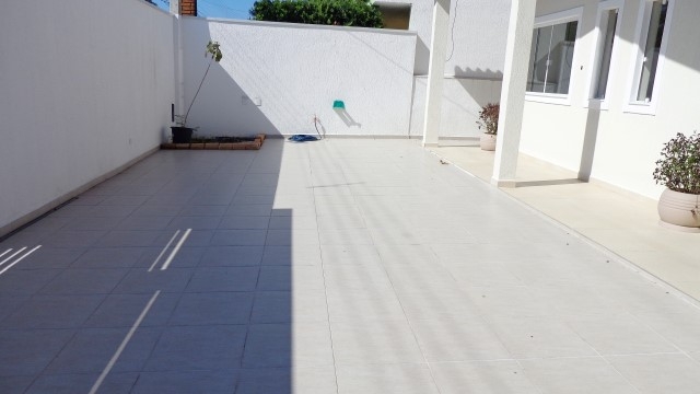 Casa à venda com 4 quartos, 156m² - Foto 3