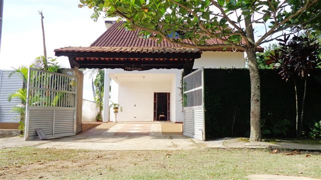 Casa à venda com 4 quartos, 300m² - Foto 1