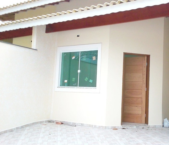 Casa à venda com 3 quartos, 108m² - Foto 1