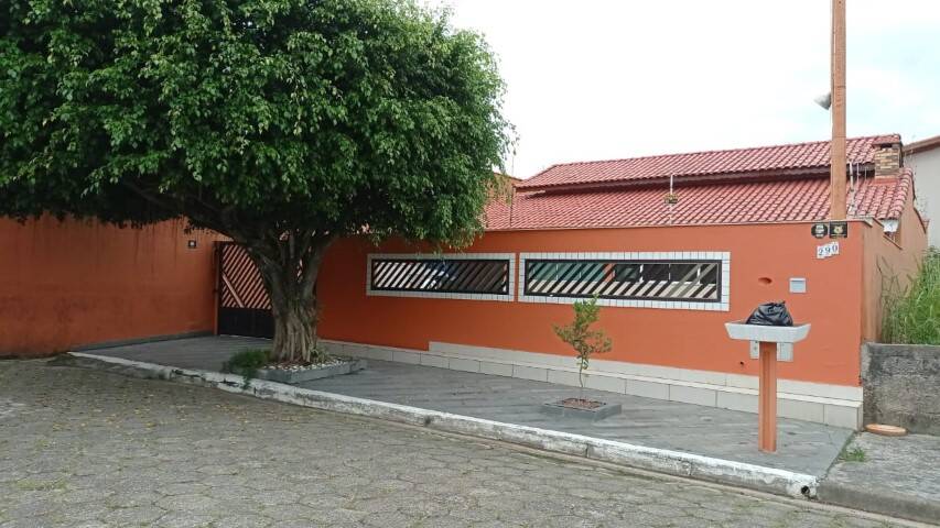 Casa à venda com 4 quartos, 197m² - Foto 1