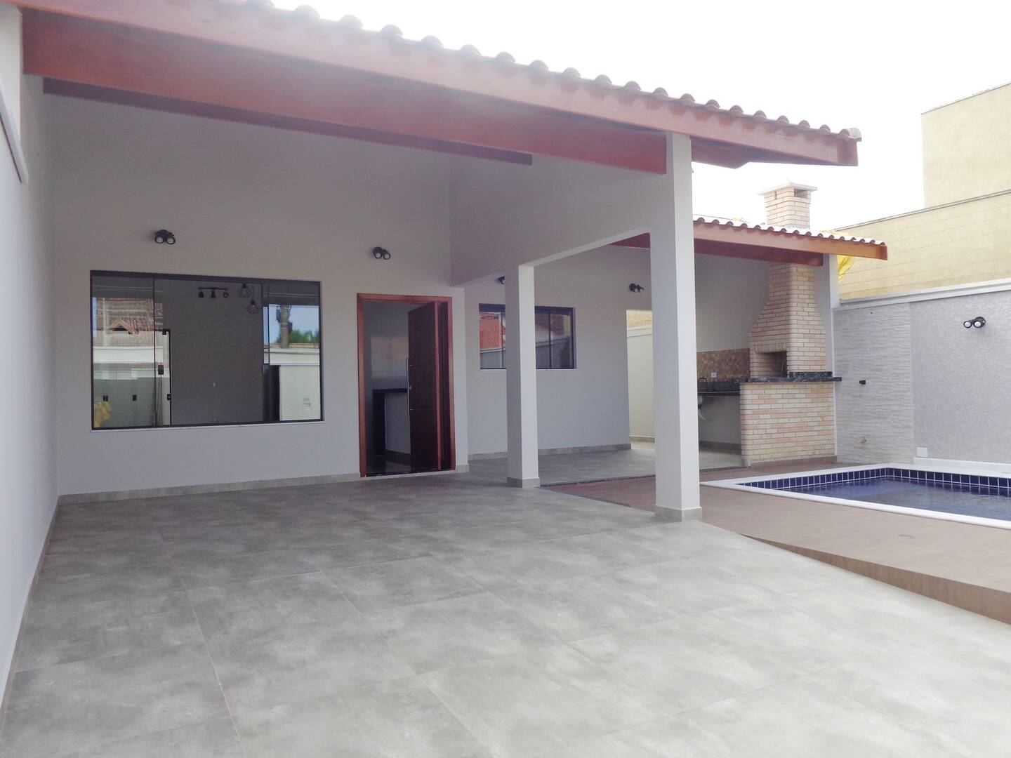 Casa à venda com 3 quartos, 137m² - Foto 2