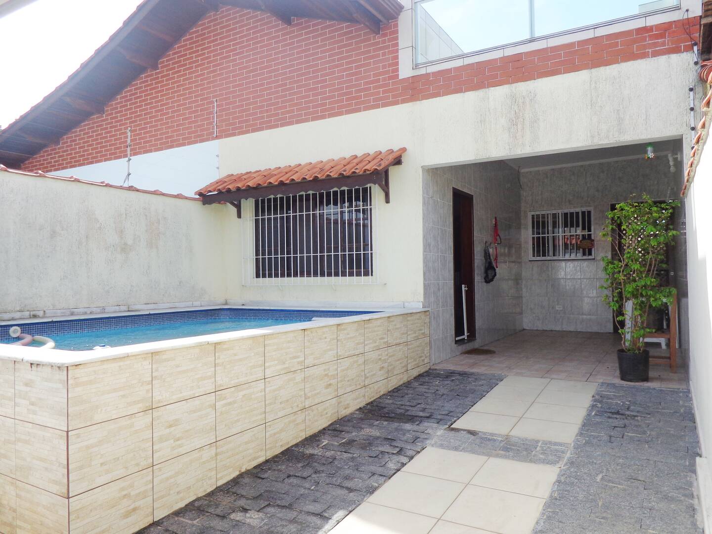 Casa à venda com 2 quartos, 110m² - Foto 1