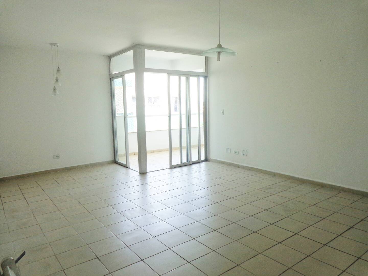 Apartamento à venda com 3 quartos, 135m² - Foto 1