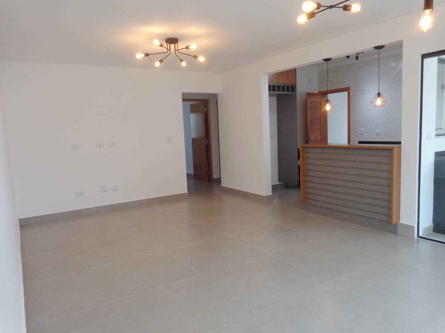 Casa à venda com 3 quartos, 260m² - Foto 2