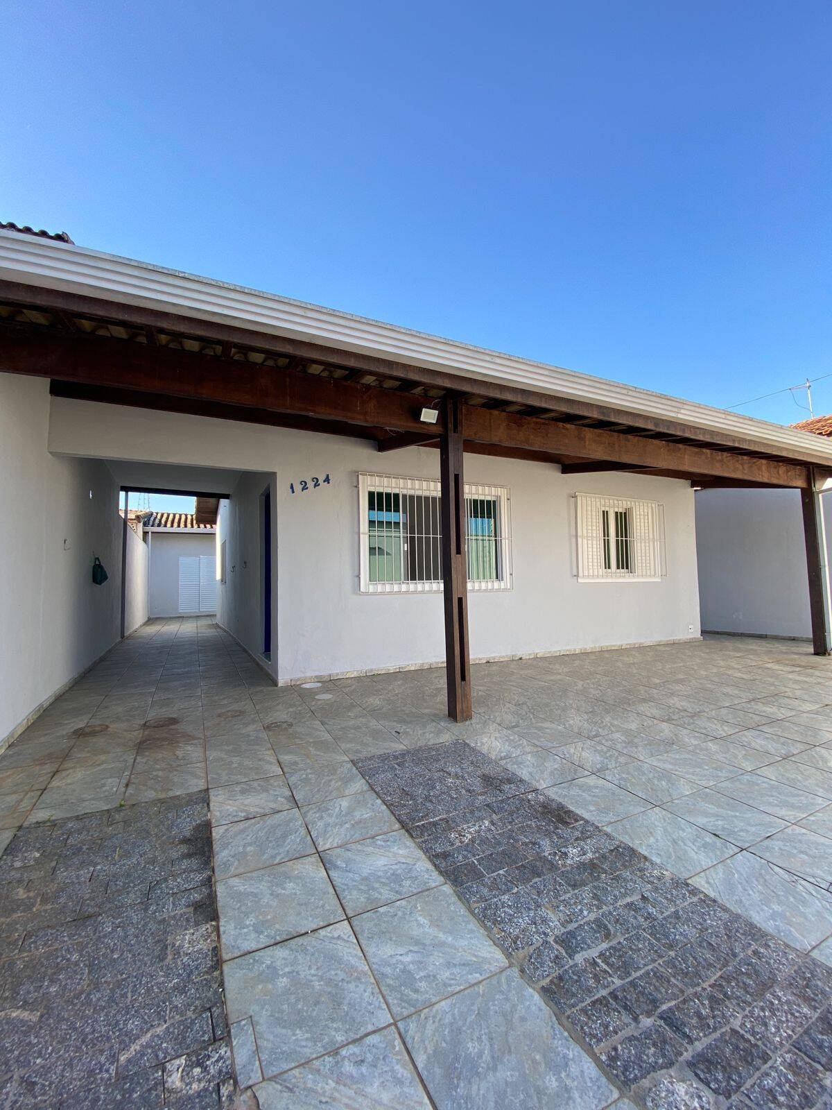 Casa à venda e aluguel com 2 quartos, 112m² - Foto 1