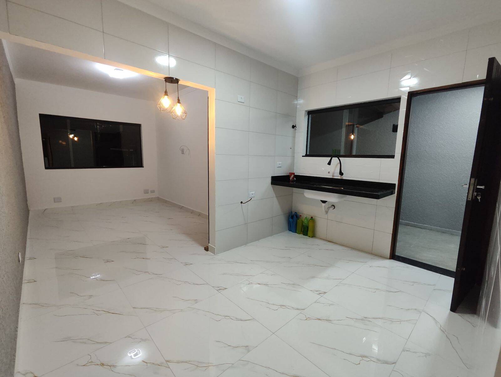 Casa à venda com 2 quartos, 80m² - Foto 9