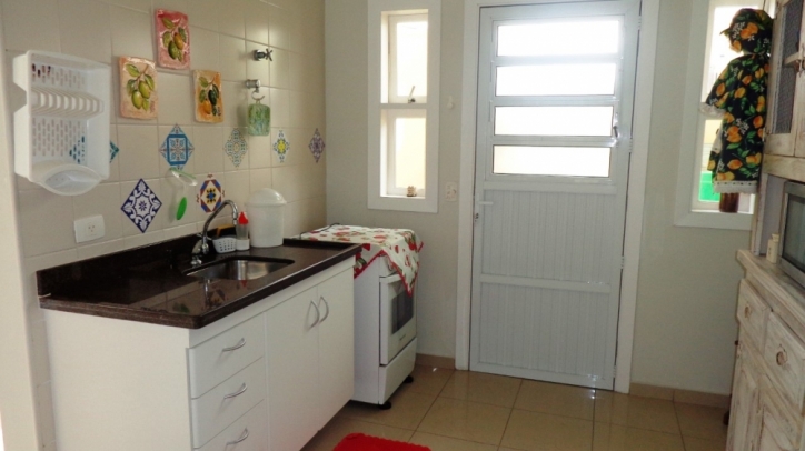 Casa à venda com 3 quartos, 100m² - Foto 4