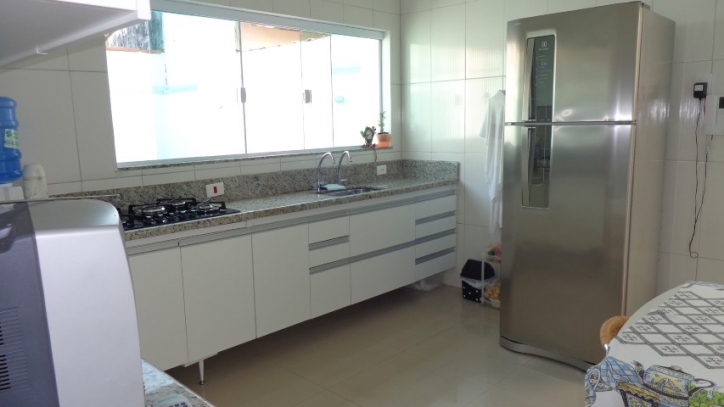 Casa à venda com 3 quartos, 260m² - Foto 2